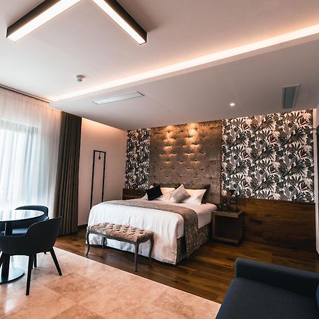The Village Boutique And Spa 나샤르 외부 사진
