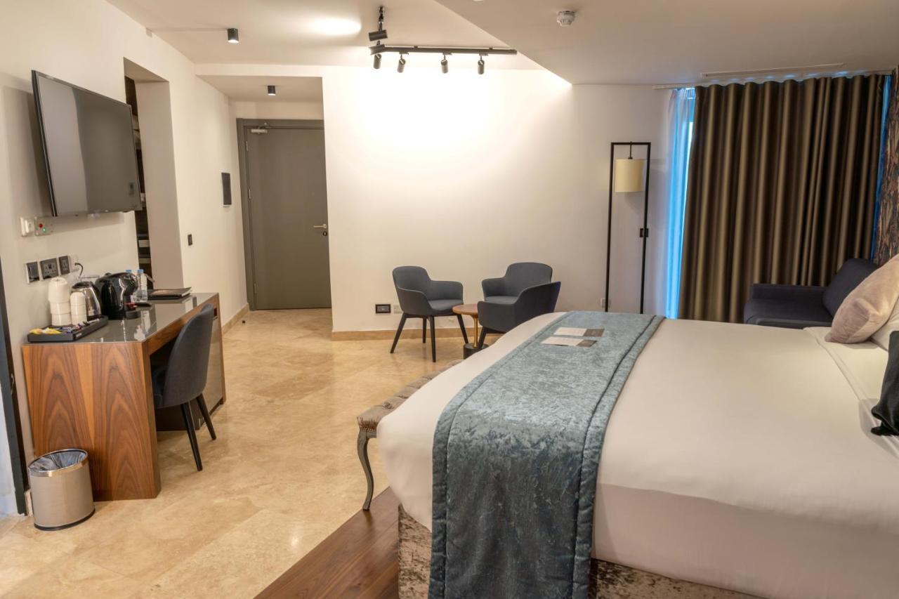The Village Boutique And Spa 나샤르 외부 사진